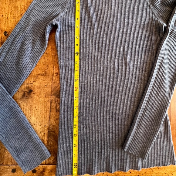 Theory Wool Crew Sweater, Medium, Chambray Blue -NWT - Picture 7 of 8